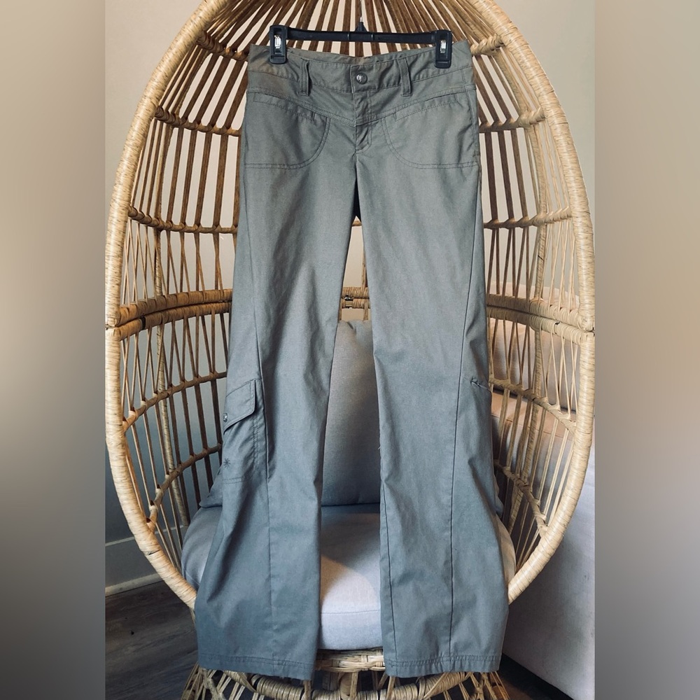 Athleta Olive Utility Cargo Pants Size 4 Flare Leg Gorpcore Travel Outdoor